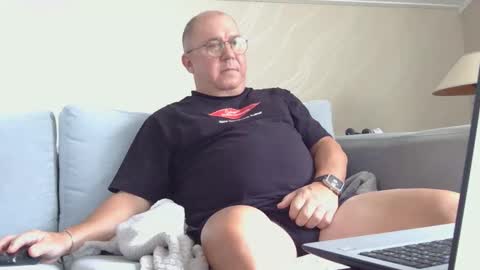 Snapshot of xrap chatting on 09-29-25, 02:00 xrap online show from 09-29-25, 02:00