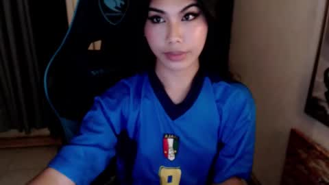 Snapshot of xseductive_airax chatting on 01-21-25, 02:37 aira online show from 01-21-25, 02:37