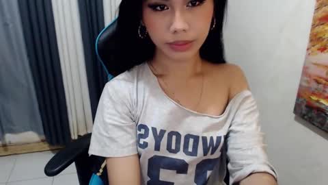 Snapshot of xseductive_airax chatting on 02-17-25, 05:21 aira online show from 02-17-25, 05:21
