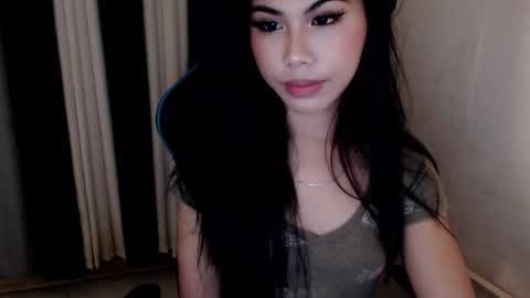 Snapshot of xseductive_airax chatting on 02-19-25, 12:25 aira online show from 02-19-25, 12:25