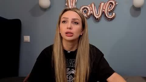 AnnaMaee online show from 02-25-25, 12:25