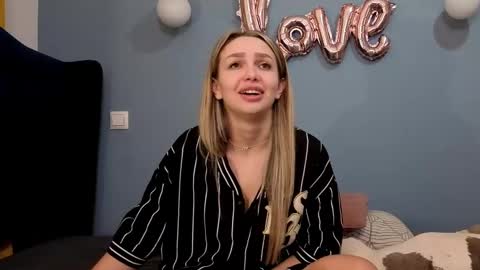 AnnaMaee online show from 03-03-25, 12:37