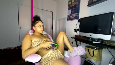 Snapshot of xstargazingx chatting on 09-24-25, 05:00 xStarGazingx online show from 09-24-25, 05:00