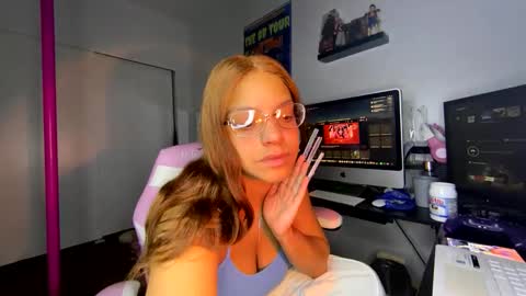 Snapshot of xstargazingx chatting on 09-28-25, 07:58 xStarGazingx online show from 09-28-25, 07:58