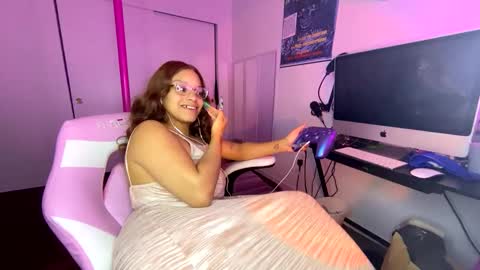 Snapshot of xstargazingx chatting on 09-29-25, 05:01 xStarGazingx online show from 09-29-25, 05:01