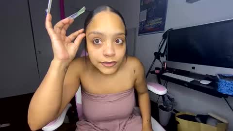 Snapshot of xstargazingx chatting on 10-04-25, 04:43 xStarGazingx online show from 10-04-25, 04:43