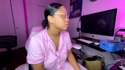 Snapshot of xstargazingx chatting on 10-05-25, 08:12 xStarGazingx online show from 10-05-25, 08:12