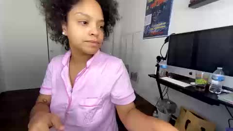 Snapshot of xstargazingx chatting on 10-10-25, 07:13 xStarGazingx online show from 10-10-25, 07:13