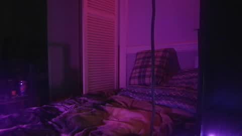 Snapshot of xstay_coldx chatting on 02-08-25, 07:04 Johnny online show from 02-08-25, 07:04