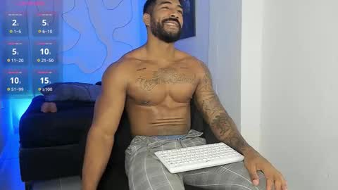 Snapshot of xtipp3r chatting on 10-02-25, 01:07 Stipp3r online show from 10-02-25, 01:07