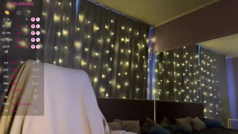 Snapshot of xtrahotx chatting on 01-18-26, 03:10 Milana online show from 01-18-26, 03:10