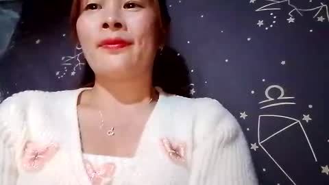 Snapshot of xuxulove00 chatting on 11-23-25, 11:54 xuxulove00 online show from 11-23-25, 11:54