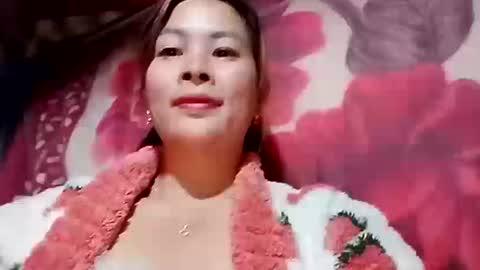 Snapshot of xuxulove00 chatting on 12-17-25, 12:49 xuxulove00 online show from 12-17-25, 12:49