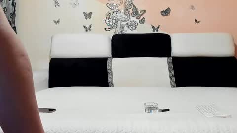 Snapshot of xveryhotcouple chatting on 02-19-25, 07:50 xveryhotcouple online show from 02-19-25, 07:50