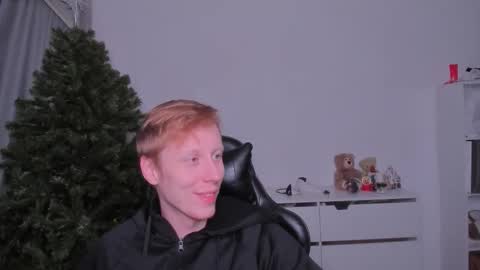 Snapshot of xx_raul_xx_ chatting on 01-17-26, 02:27 raul online show from 01-17-26, 02:27