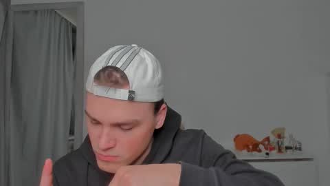 Snapshot of xx_raul_xx_ chatting on 02-02-26, 05:50 raul online show from 02-02-26, 05:50