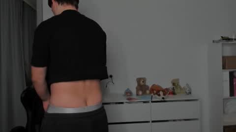 Snapshot of xx_raul_xx_ chatting on 02-12-26, 11:55 raul online show from 02-12-26, 11:55