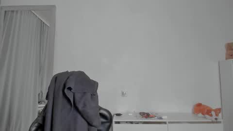 Snapshot of xx_raul_xx_ chatting on 03-13-26, 04:30 raul online show from 03-13-26, 04:30