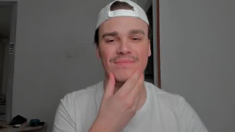 Snapshot of xx_raul_xx_ chatting on 03-21-26, 05:12 raul online show from 03-21-26, 05:12