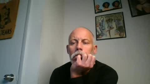 Snapshot of xxbrunomoore chatting on 01-15-25, 08:26 Bruno Moore X online show from 01-15-25, 08:26