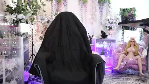 Snapshot of xxhayleemariexx chatting on 12-19-25, 12:06 Haylee Marie online show from 12-19-25, 12:06