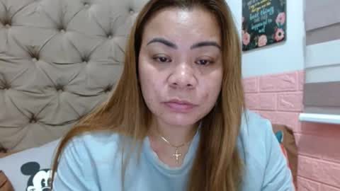 Snapshot of xxkryzelxx chatting on 10-22-25, 05:34 Dhel online show from 10-22-25, 05:34