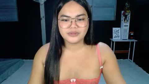 Snapshot of xxkylie_smithxx chatting on 10-08-25, 06:27 Kylie Smith online show from 10-08-25, 06:27