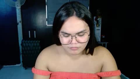 Snapshot of xxkylie_smithxx chatting on 10-10-25, 06:23 Kylie Smith online show from 10-10-25, 06:23