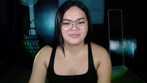 Snapshot of xxkylie_smithxx chatting on 10-26-25, 08:37 Kylie Smith online show from 10-26-25, 08:37