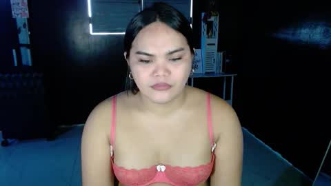 Snapshot of xxkylie_smithxx chatting on 11-08-25, 05:18 Kylie Smith online show from 11-08-25, 05:18