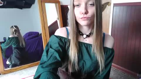 Snapshot of xxloveanastasia chatting on 02-25-25, 06:42 LoveAnastasia online show from 02-25-25, 06:42