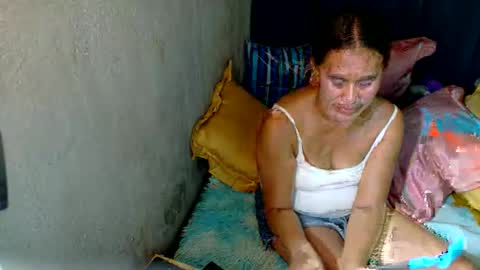 Snapshot of xxloveheart chatting on 11-22-25, 12:53 xxloveheart online show from 11-22-25, 12:53