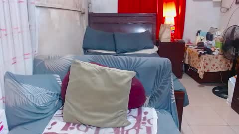 Snapshot of xxmiranda_greyxx chatting on 12-25-24, 12:05 sexyyanna4u online show from 12-25-24, 12:05
