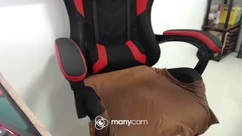 Snapshot of xxmonsterbigcockxx chatting on 02-14-26, 03:25 Kaycee online show from 02-14-26, 03:25