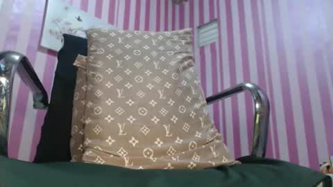 xxrowenatastycockforyouxx online show from 11-26-25, 02:45