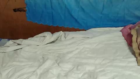 Snapshot of xxshantal chatting on 09-18-25, 06:04 xxshantal online show from 09-18-25, 06:04