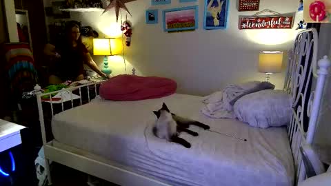 Snapshot of xxstrawberryjanexx chatting on 11-23-25, 07:19 Strawberry Jane online show from 11-23-25, 07:19