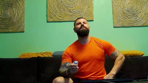 Snapshot of xxtreamleonard chatting on 11-25-25, 10:15 Xtream Leonard online show from 11-25-25, 10:15