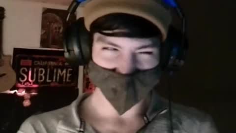 Snapshot of xxwhitefoxx chatting on 03-08-25, 04:12 David Fox online show from 03-08-25, 04:12