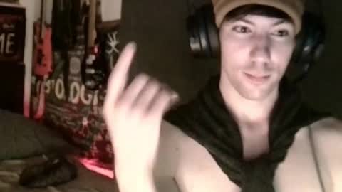 Snapshot of xxwhitefoxx chatting on 03-10-25, 01:10 David Fox online show from 03-10-25, 01:10