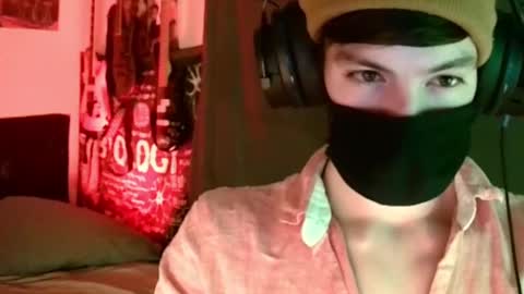 Snapshot of xxwhitefoxx chatting on 03-12-25, 08:19 David Fox online show from 03-12-25, 08:19