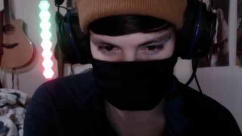 Snapshot of xxwhitefoxx chatting on 09-19-25, 02:57 David Fox online show from 09-19-25, 02:57