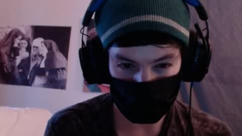 Snapshot of xxwhitefoxx chatting on 09-24-25, 03:32 David Fox online show from 09-24-25, 03:32