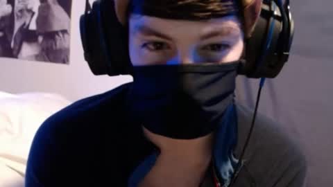 Snapshot of xxwhitefoxx chatting on 09-27-25, 03:33 David Fox online show from 09-27-25, 03:33