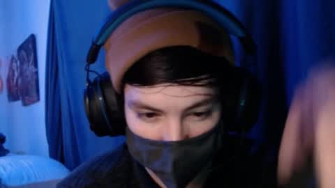 Snapshot of xxwhitefoxx chatting on 10-30-25, 09:55 David Fox online show from 10-30-25, 09:55