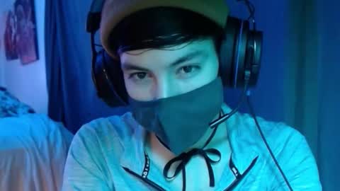 Snapshot of xxwhitefoxx chatting on 10-31-25, 03:29 David Fox online show from 10-31-25, 03:29