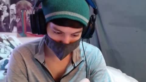 Snapshot of xxwhitefoxx chatting on 11-02-25, 03:53 David Fox online show from 11-02-25, 03:53