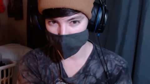 Snapshot of xxwhitefoxx chatting on 11-05-25, 04:56 David Fox online show from 11-05-25, 04:56