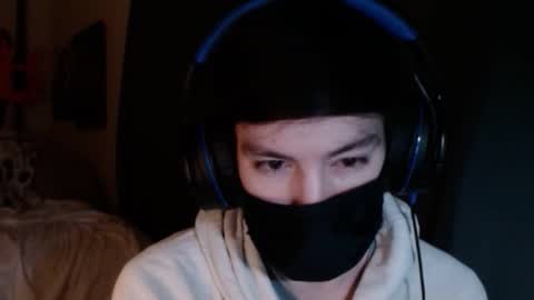 Snapshot of xxwhitefoxx chatting on 11-10-25, 08:57 David Fox online show from 11-10-25, 08:57