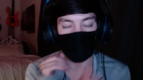 Snapshot of xxwhitefoxx chatting on 11-16-25, 08:53 David Fox online show from 11-16-25, 08:53